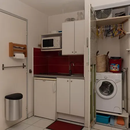 Apartment Climatise Avec Terrasse Au Lavandou Pour 2 Personnes - Fr-1-803-43 Le Lavandou