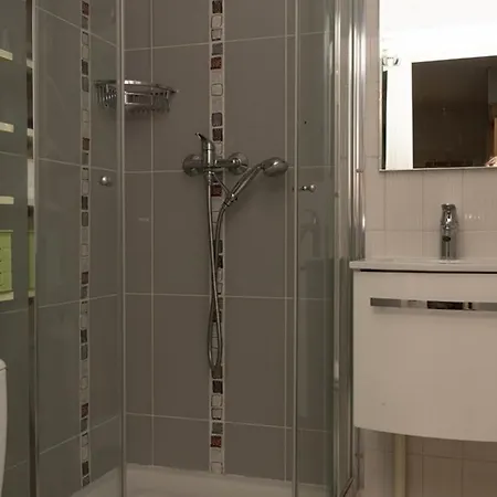 Apartment Climatise Avec Terrasse Au Lavandou Pour 2 Personnes - Fr-1-803-43 *