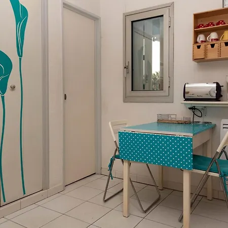 Climatise Avec Terrasse Au Lavandou Pour 2 Personnes - Fr-1-803-43 * Le Lavandou
