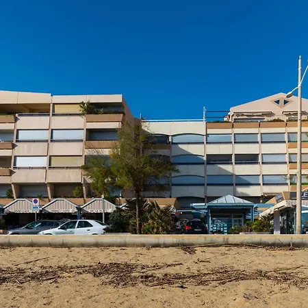Climatise Avec Terrasse Au Lavandou Pour 2 Personnes - Fr-1-803-43 * Le Lavandou